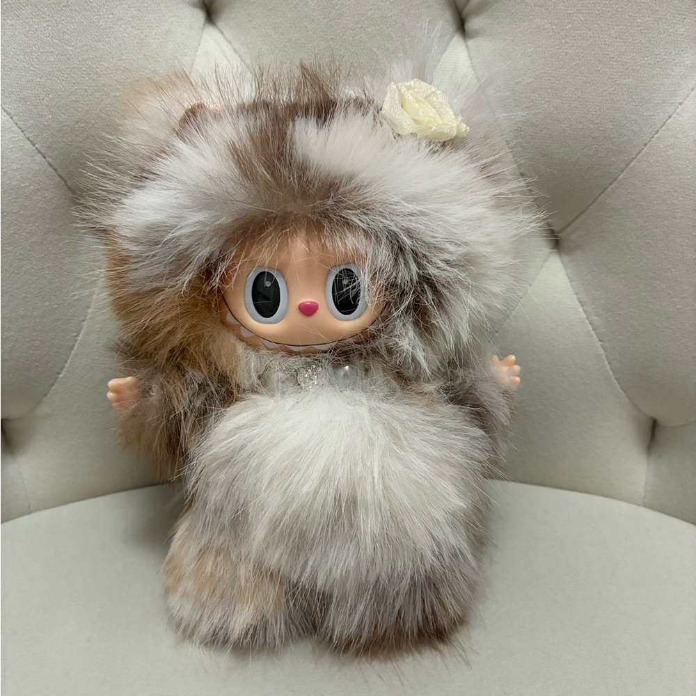 Beautiful labubu bear - New, high-quality custom